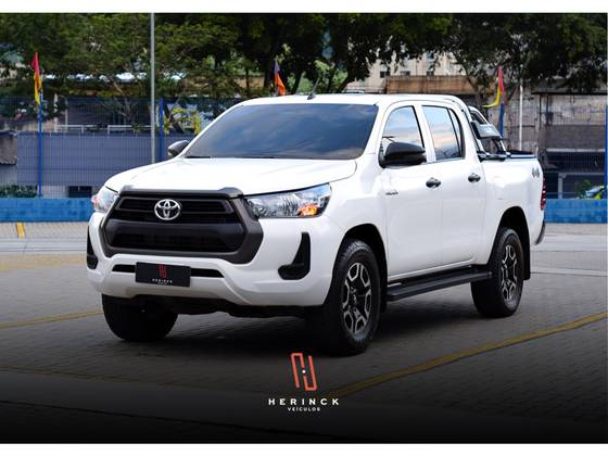 TOYOTA HILUX 2.8 D-4D TURBO DIESEL CHASSI 4X4 MANUAL TOYOTA HILUX 2.8 D-4D TURBO DIESEL CHASSI 4X4 MANUAL